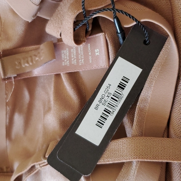 SKIMS Power Mesh Bandeau in Sienna - Picture 6 of 15